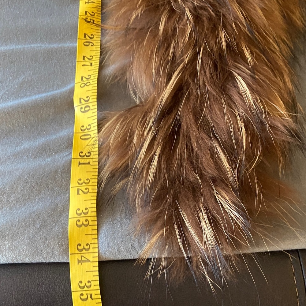 Luxurious Vintage Raccoon Genuine Fur Collar EUC - Picture 6 of 9